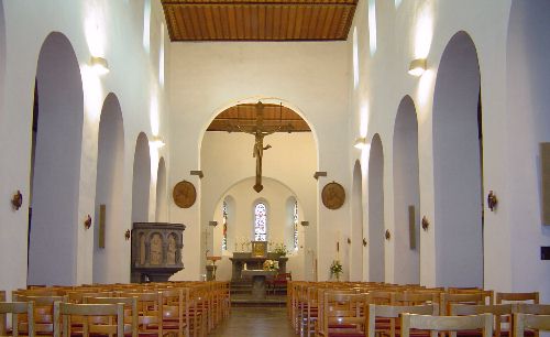 Interieur de l'eglise