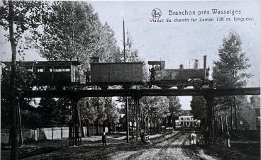 le train sur le viaduc